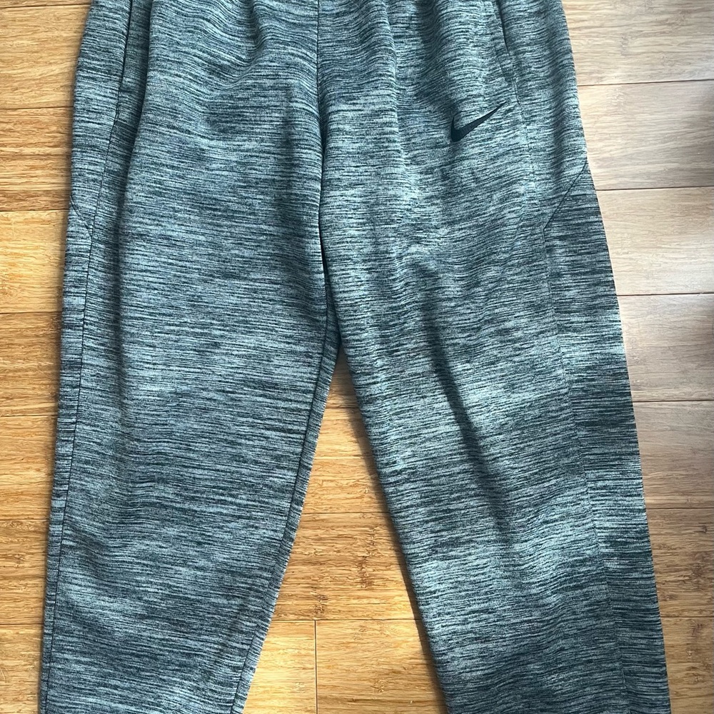 Mens small Nike dry- fit sweatpants.
